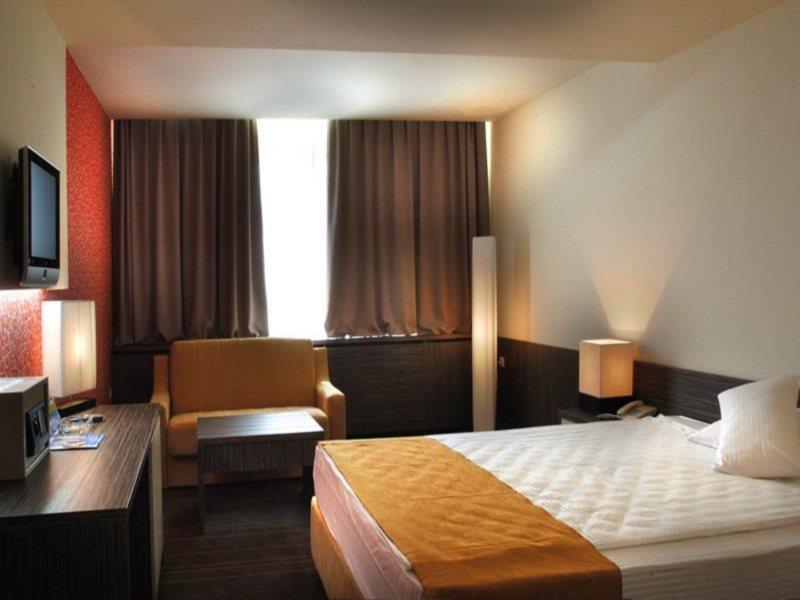 Hollywood Hotel Ilidža Room photo
